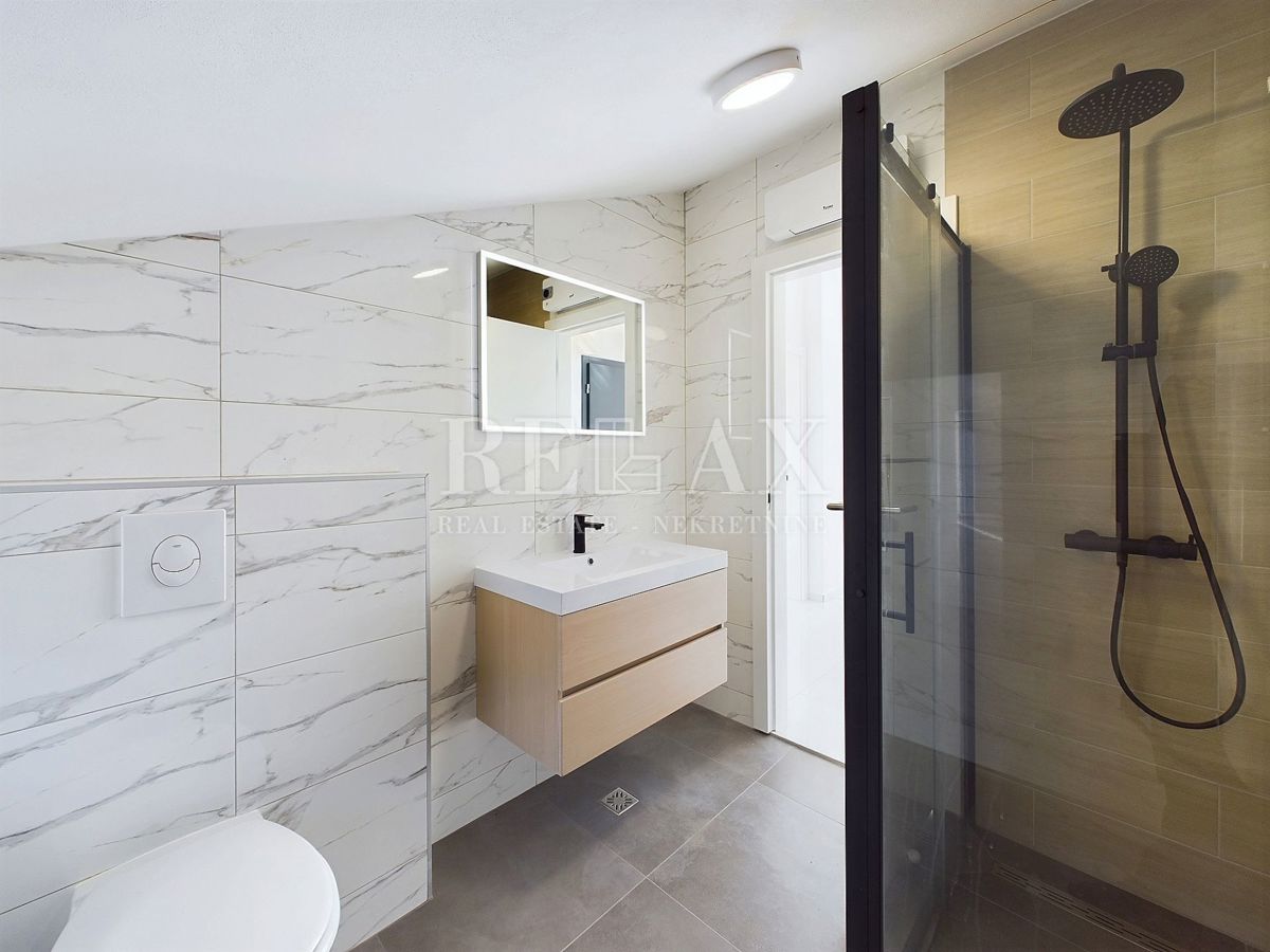 Crikvenica - dvoetažni apartma s pogledom na morje