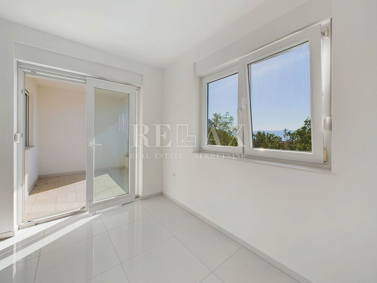 Crikvenica - dvoetažni apartma s pogledom na morje