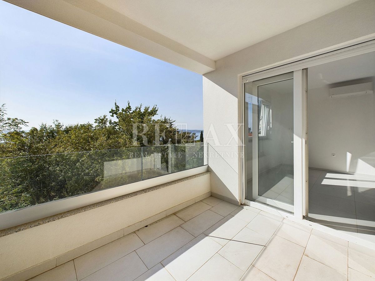Crikvenica - dvoetažni apartma s pogledom na morje