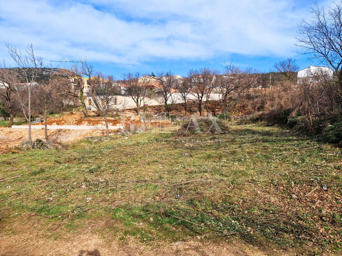 Novi Vinodolski, Povile - zazidljivo zemljišče, 750 m2