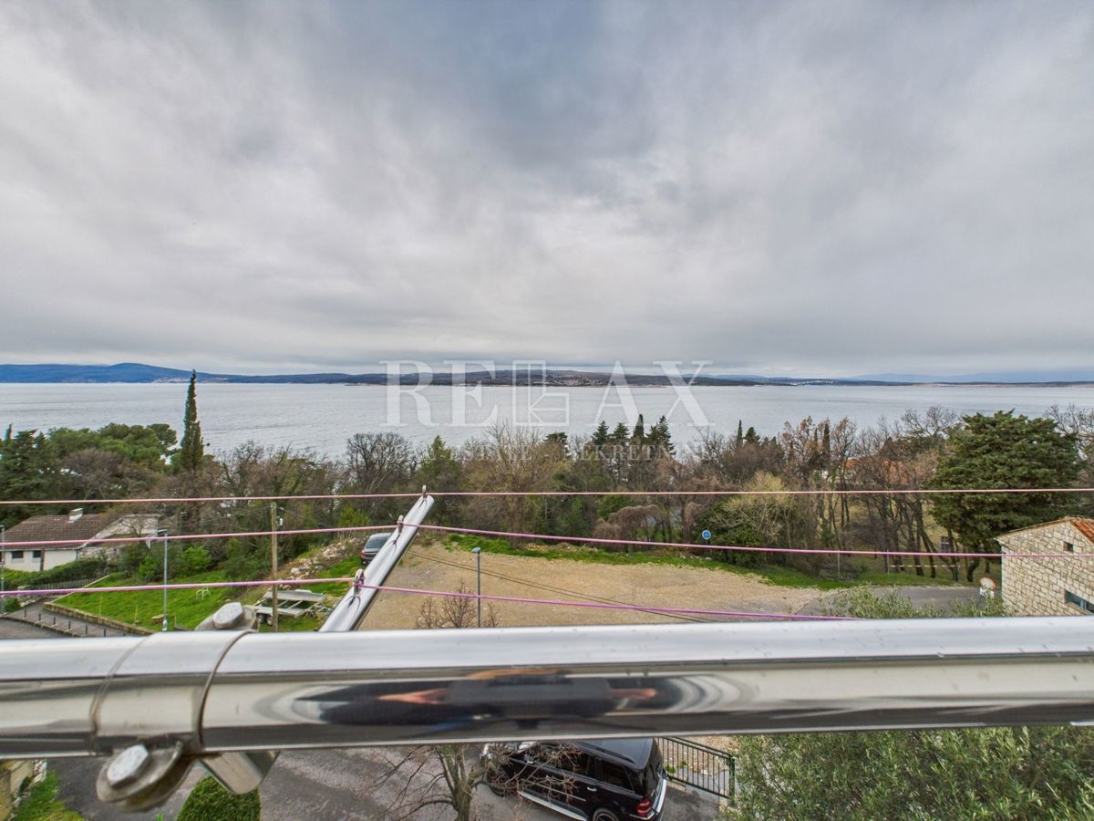 Crikvenica - prenovljen apartma, 100 m od morja