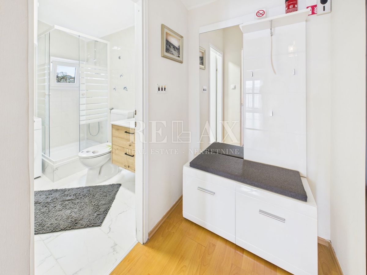 Crikvenica - prenovljen apartma, 100 m od morja