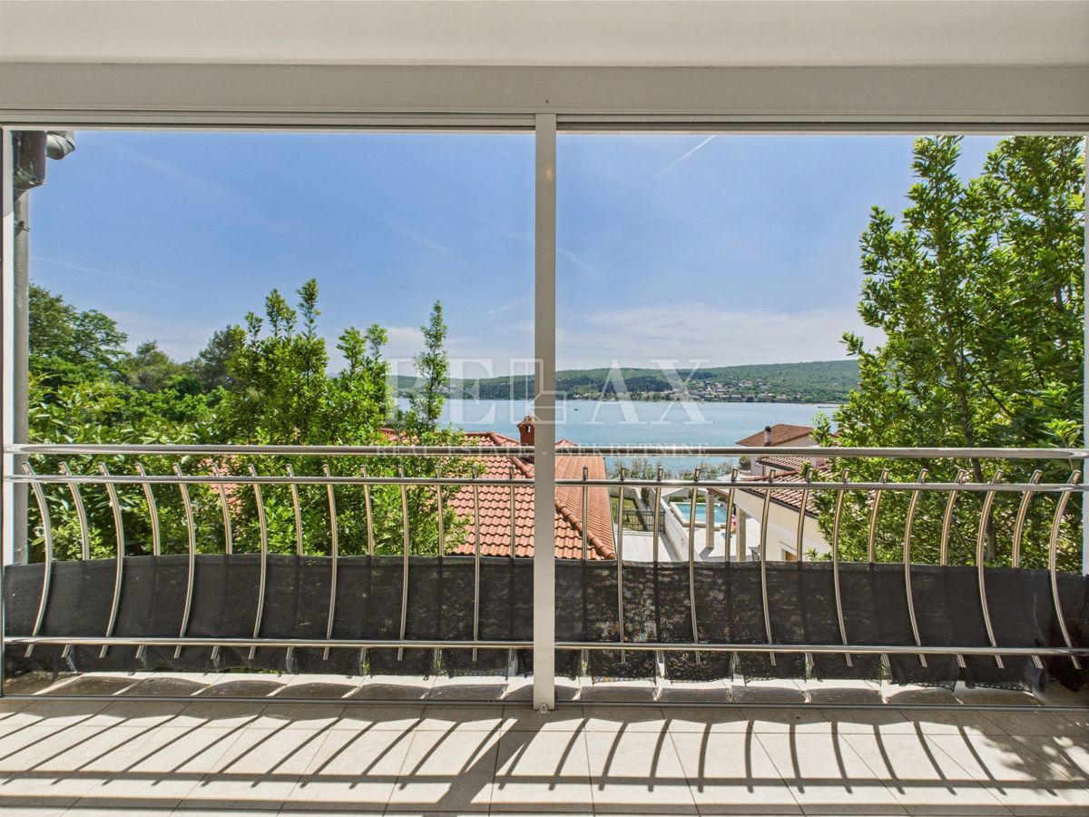 Otok Krk, Čižići – Dvonadstropno stanovanje 60 m od morja