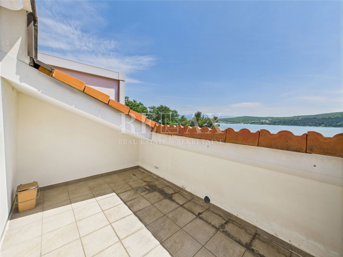 Otok Krk, Čižići – Dvonadstropno stanovanje 60 m od morja