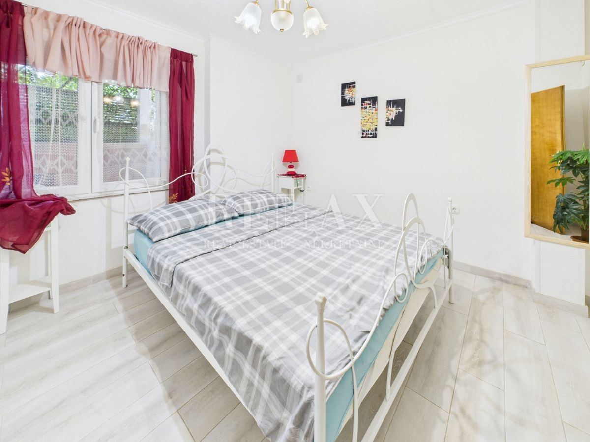 Crikvenica - funkcionalno stanovanje s pokrito teraso