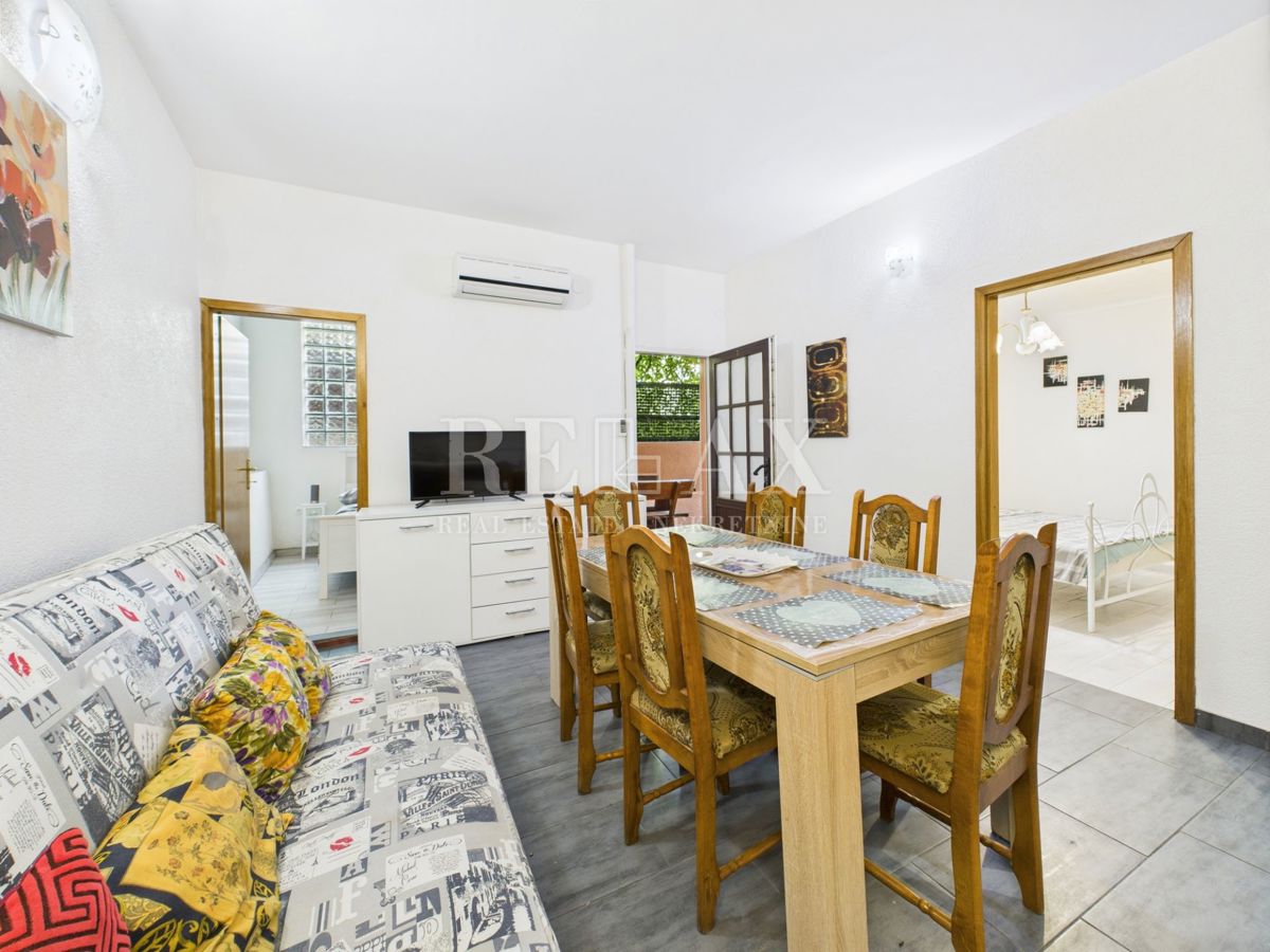 Crikvenica - funkcionalno stanovanje s pokrito teraso