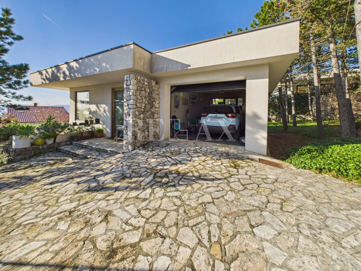 Kostrena - vila z bazenom in pogledom na morje