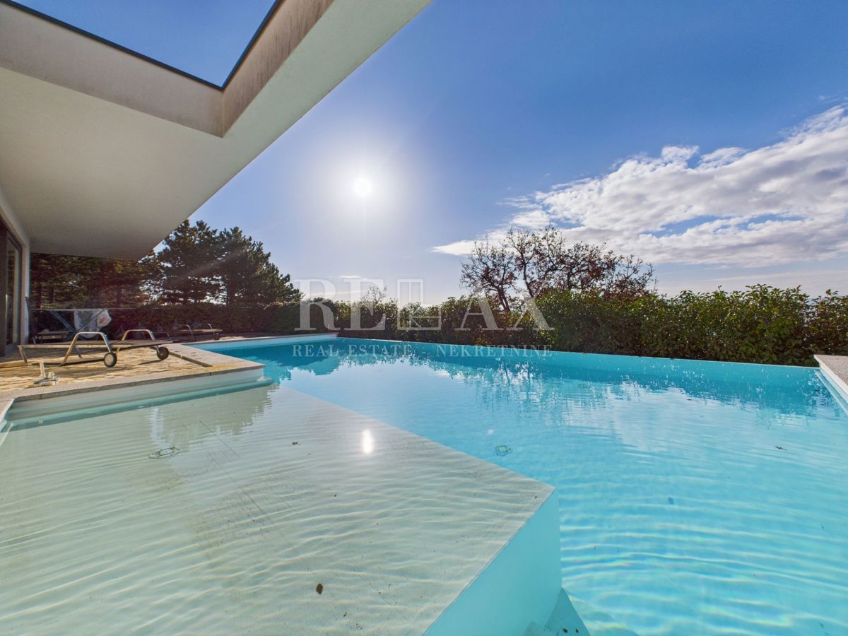 Kostrena - vila z bazenom in pogledom na morje