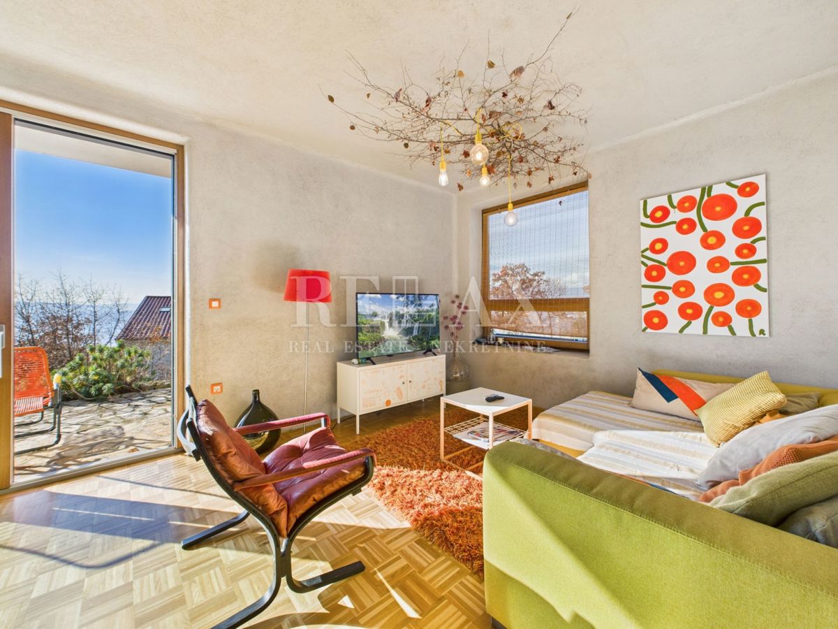 Kostrena - vila z bazenom in pogledom na morje