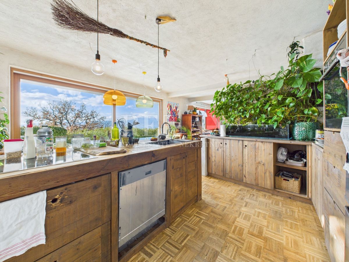 Kostrena - vila z bazenom in pogledom na morje