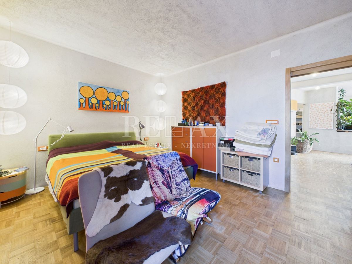 Kostrena - vila z bazenom in pogledom na morje