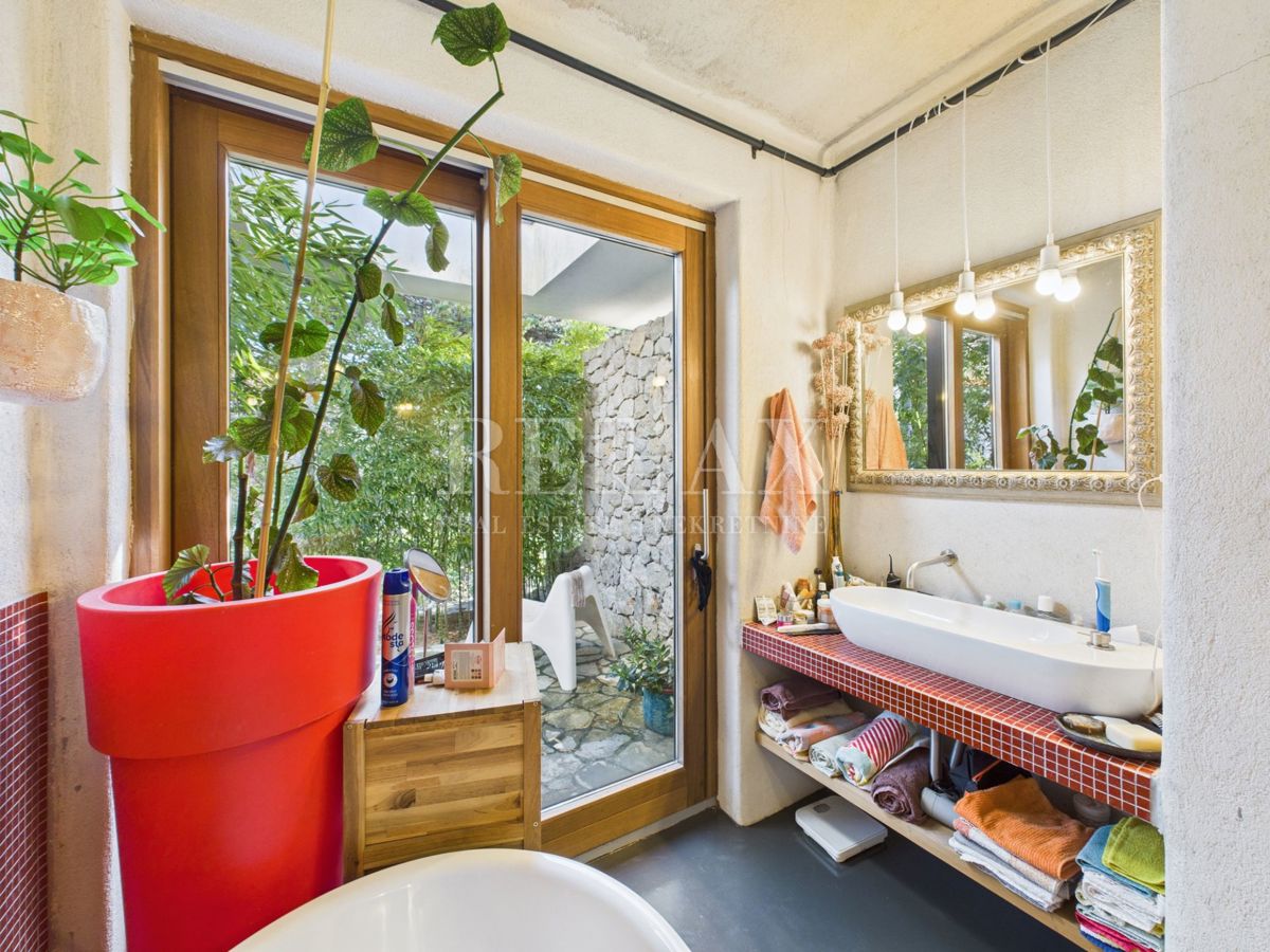 Kostrena - vila z bazenom in pogledom na morje