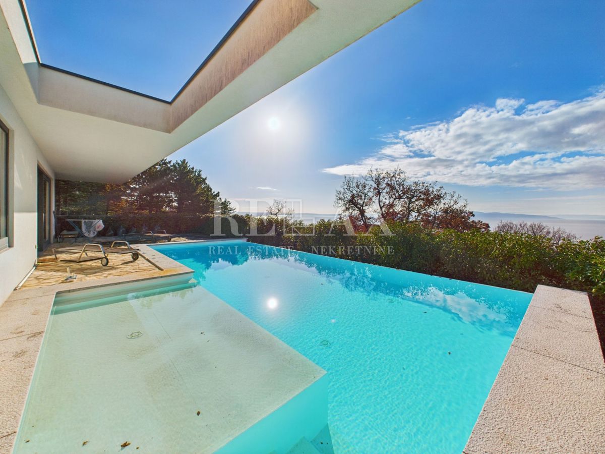 Kostrena - vila z bazenom in pogledom na morje