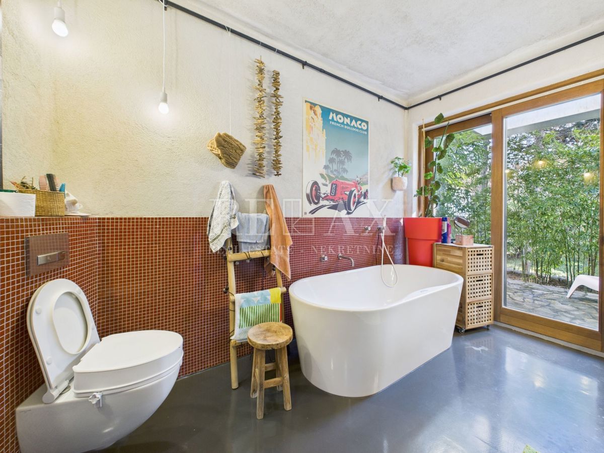 Kostrena - vila z bazenom in pogledom na morje