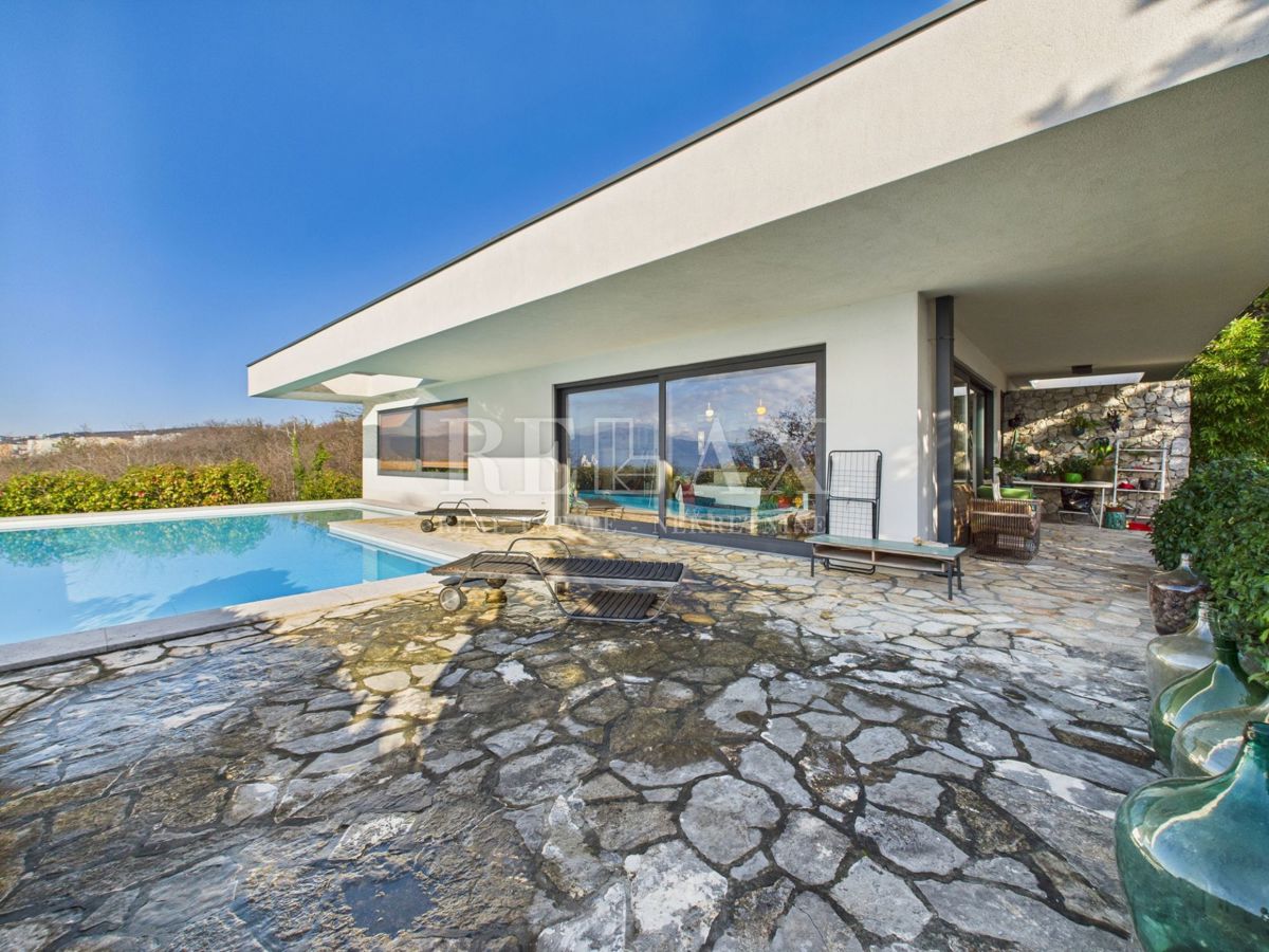 Kostrena - vila z bazenom in pogledom na morje