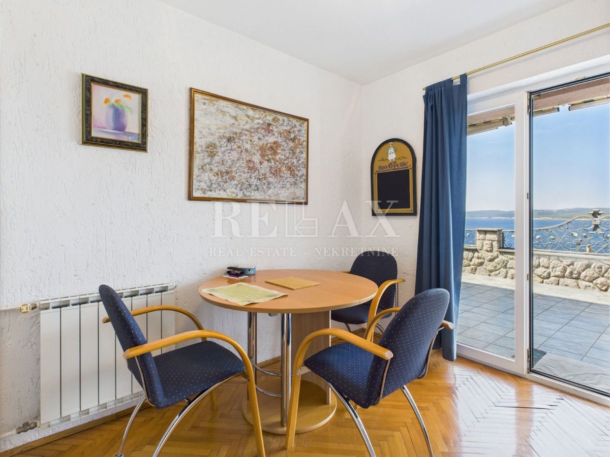 Crikvenica – Stanovanje z Veliko Teraso in Panoramskim Razgledom