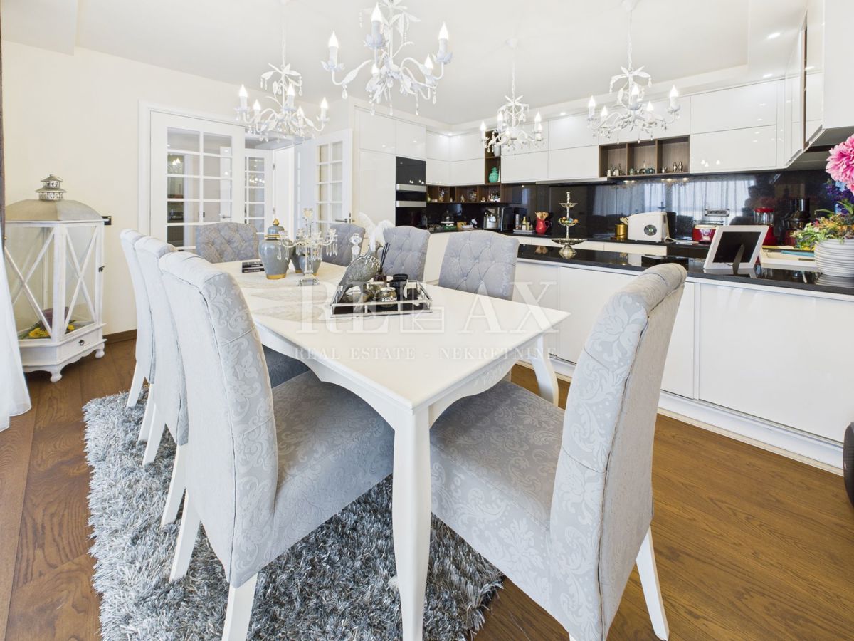 Klenovica - vila z bazenom