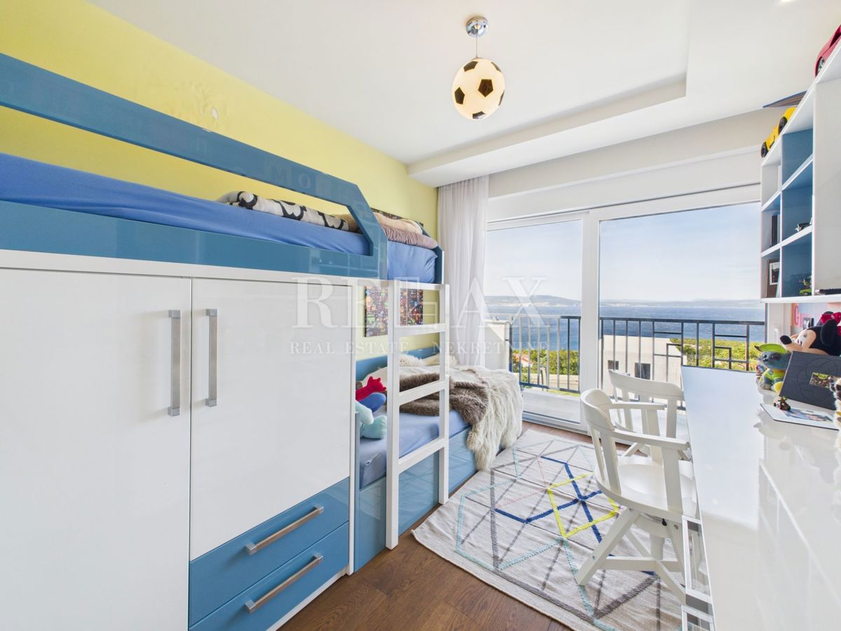 Klenovica - vila z bazenom