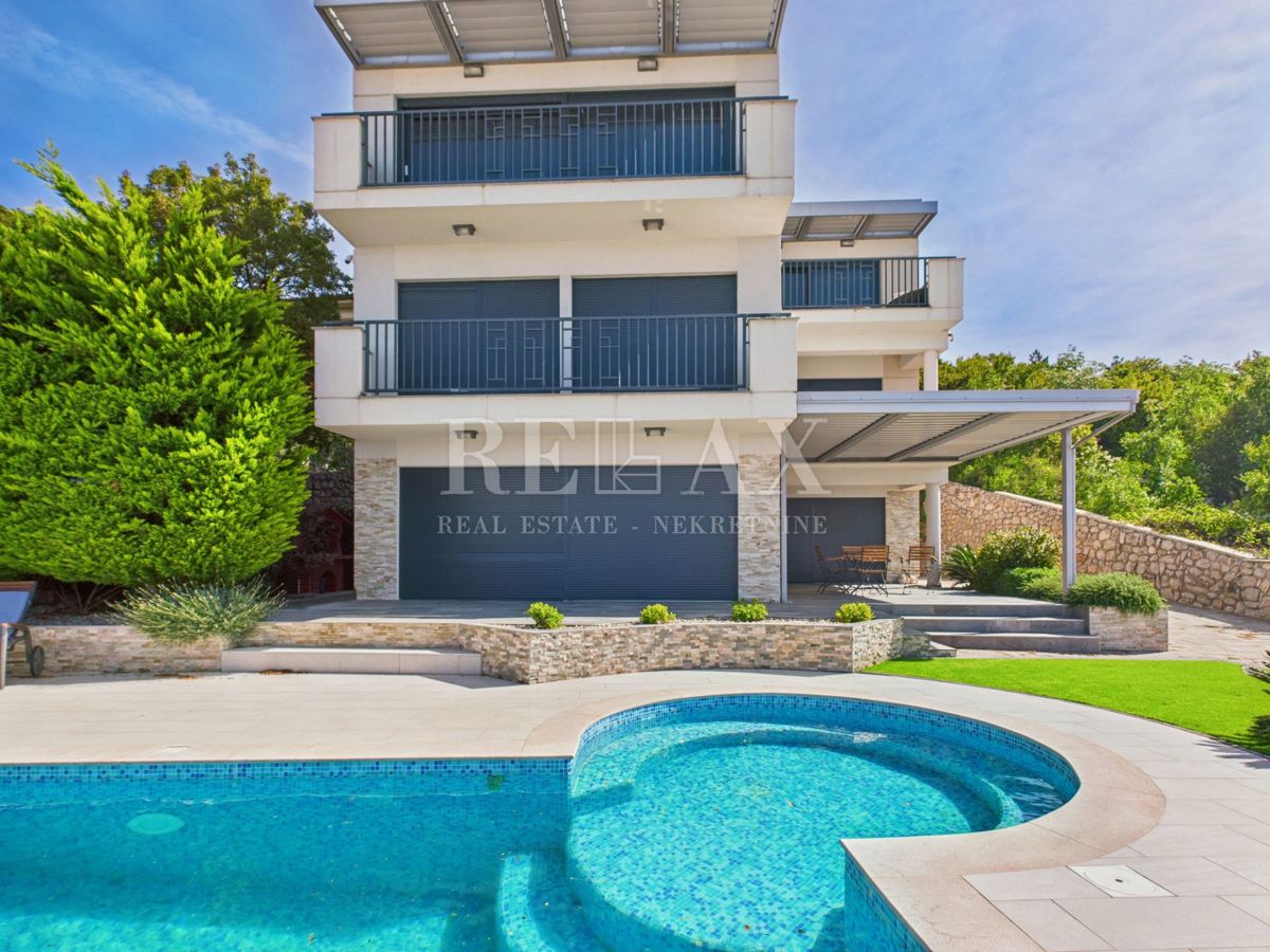 Klenovica - vila z bazenom