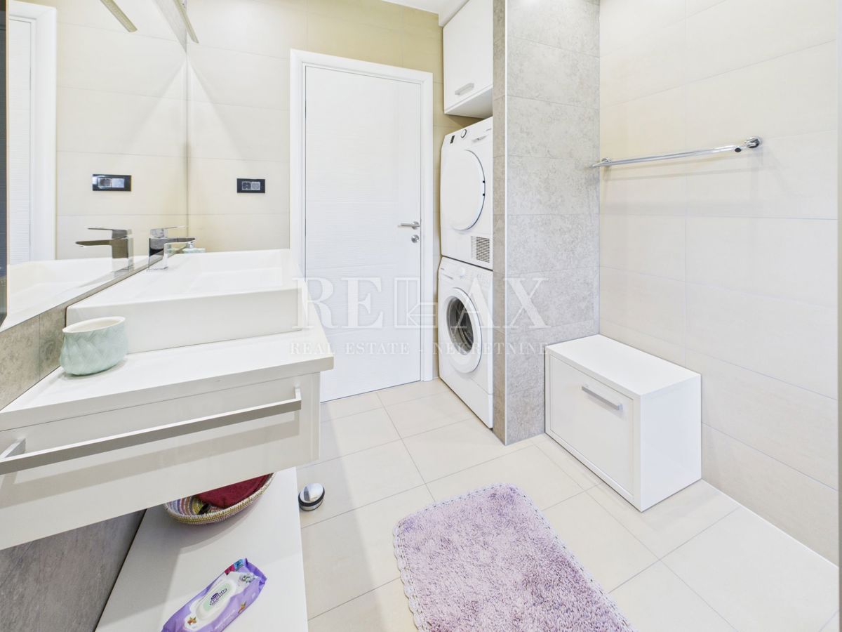 Klenovica - vila z bazenom