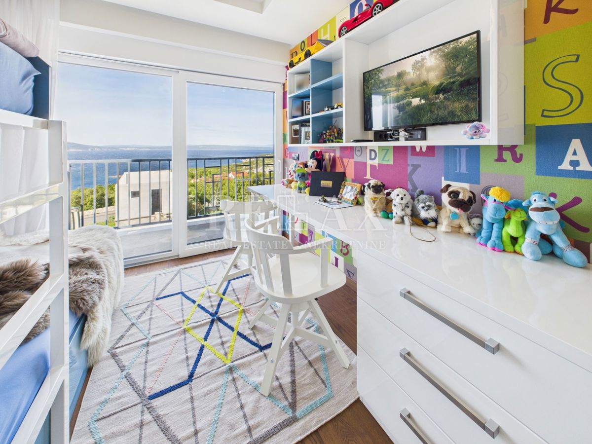 Klenovica - vila z bazenom