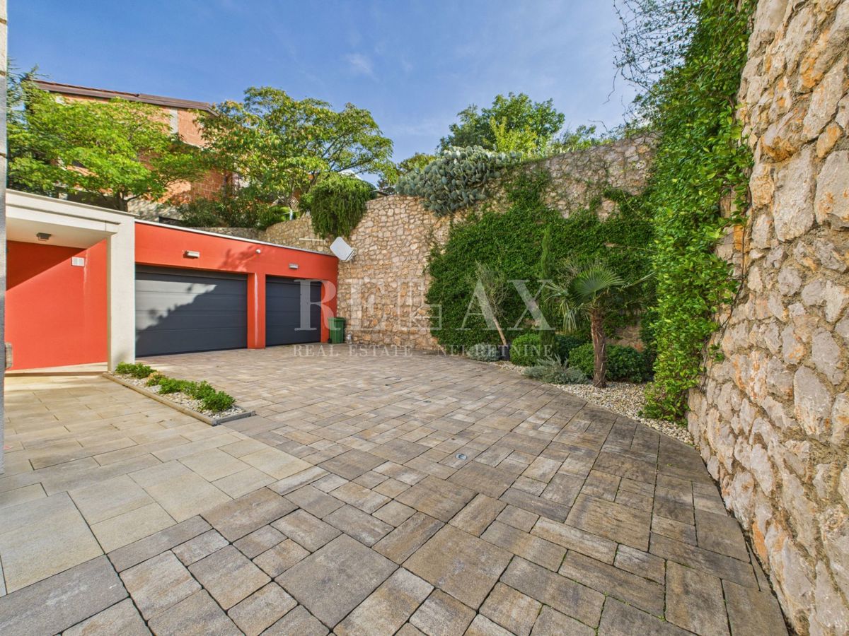 Klenovica - vila z bazenom