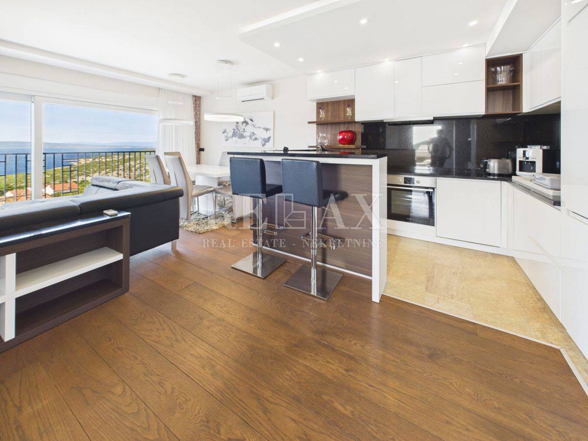 Klenovica - vila z bazenom