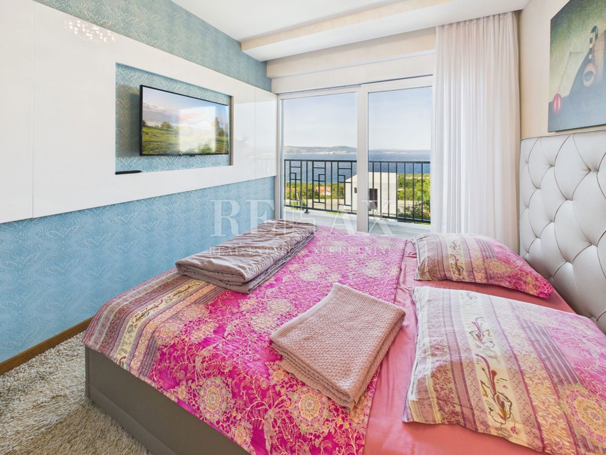 Klenovica - vila z bazenom