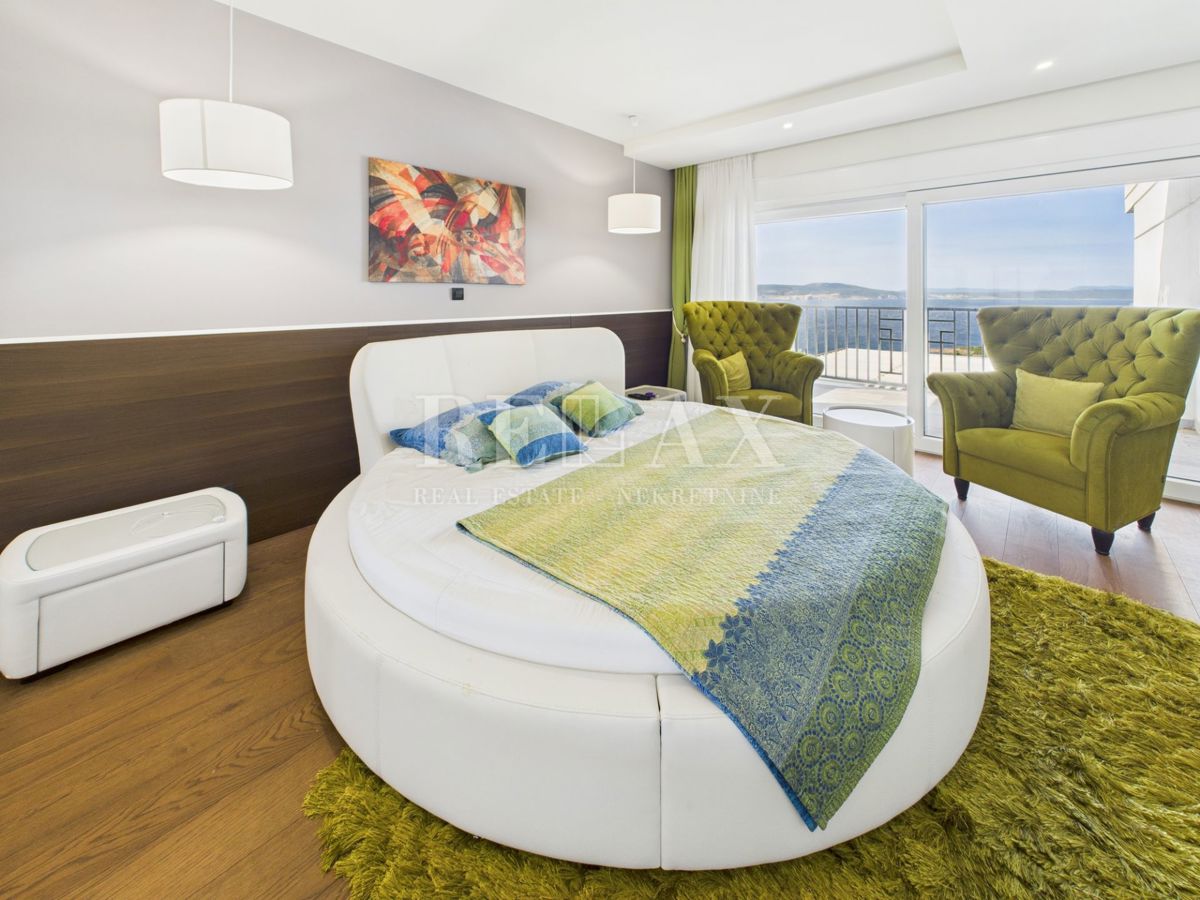 Klenovica - vila z bazenom