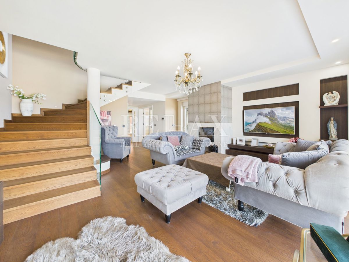 Klenovica - vila z bazenom