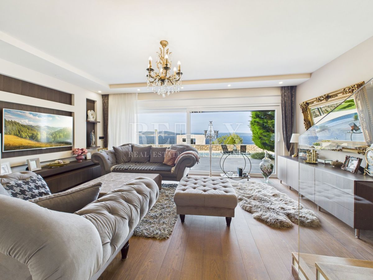 Klenovica - vila z bazenom