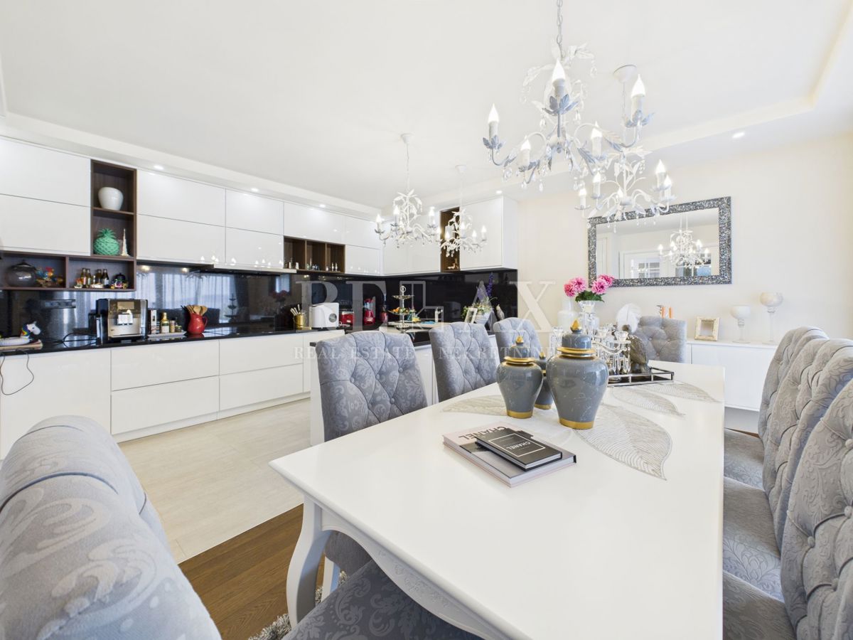 Klenovica - vila z bazenom