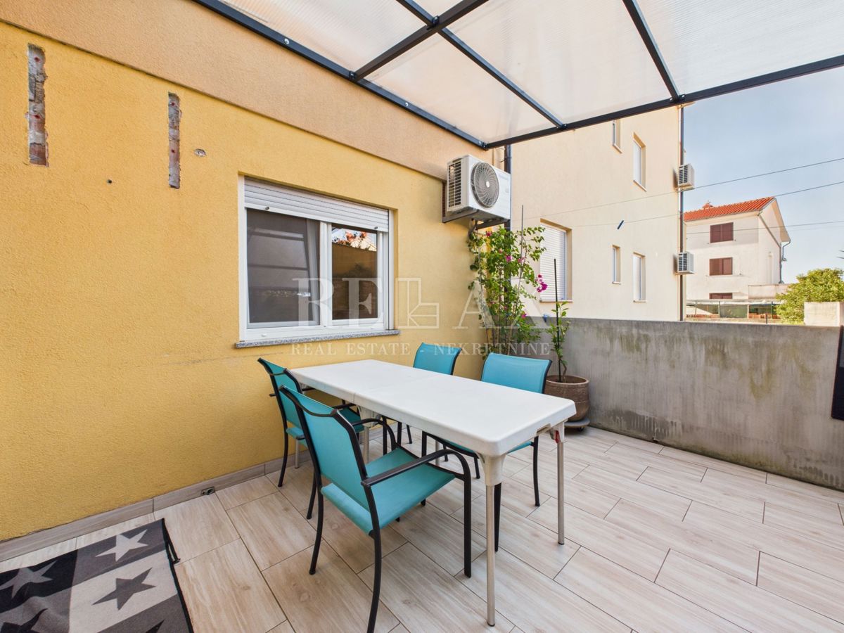 Jadranovo - trosobno stanovanje v mirni ulici