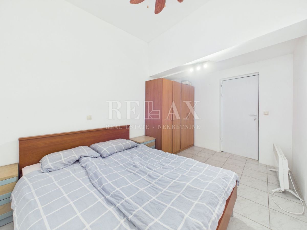 Jadranovo - trosobno stanovanje v mirni ulici