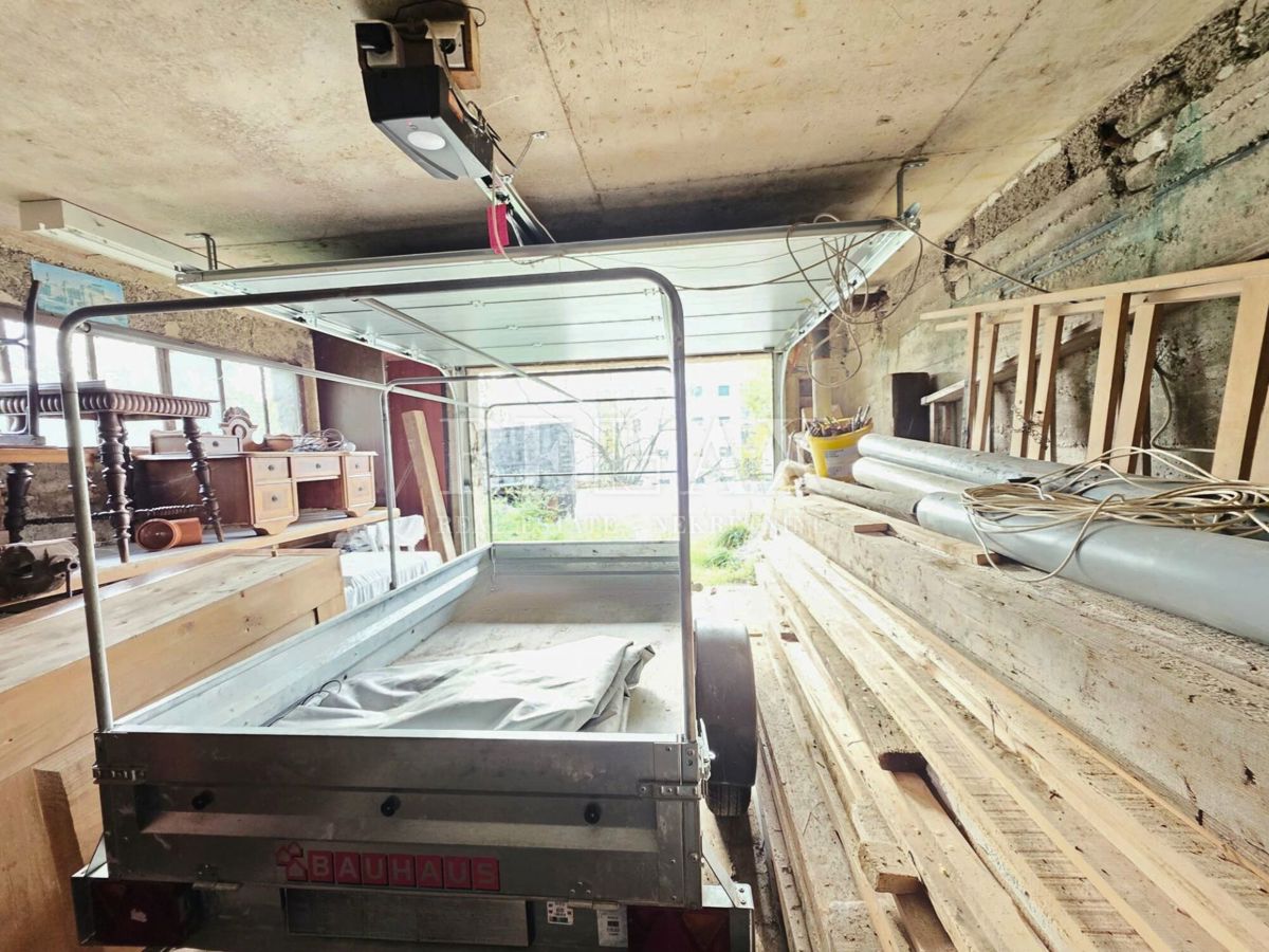 Donja Drenova - etaža, velik vrt, garaža