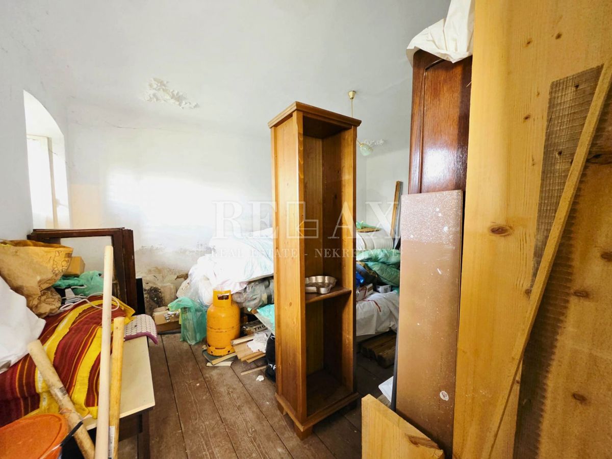 Donja Drenova - etaža, velik vrt, garaža