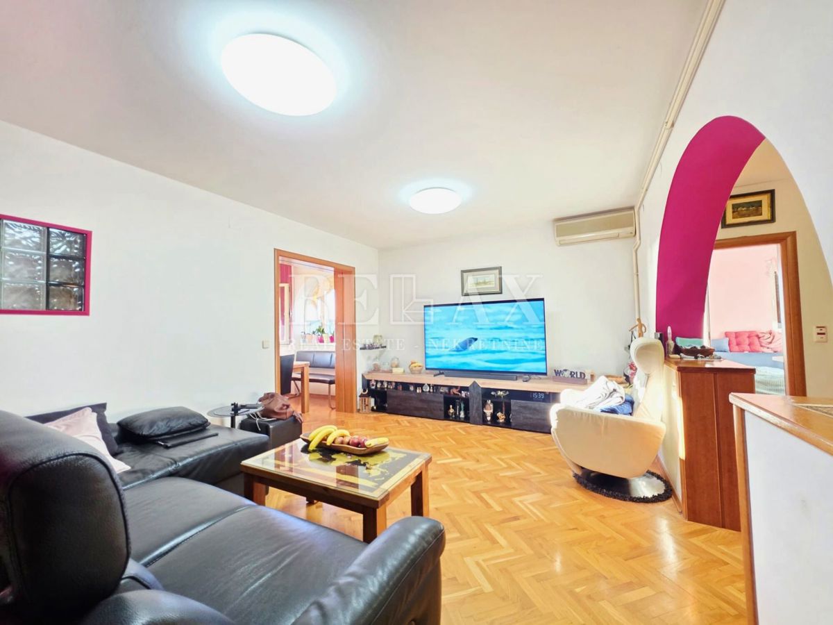 Selce - sončno stanovanje, 3 spalnice/dnevna soba, parkirišče