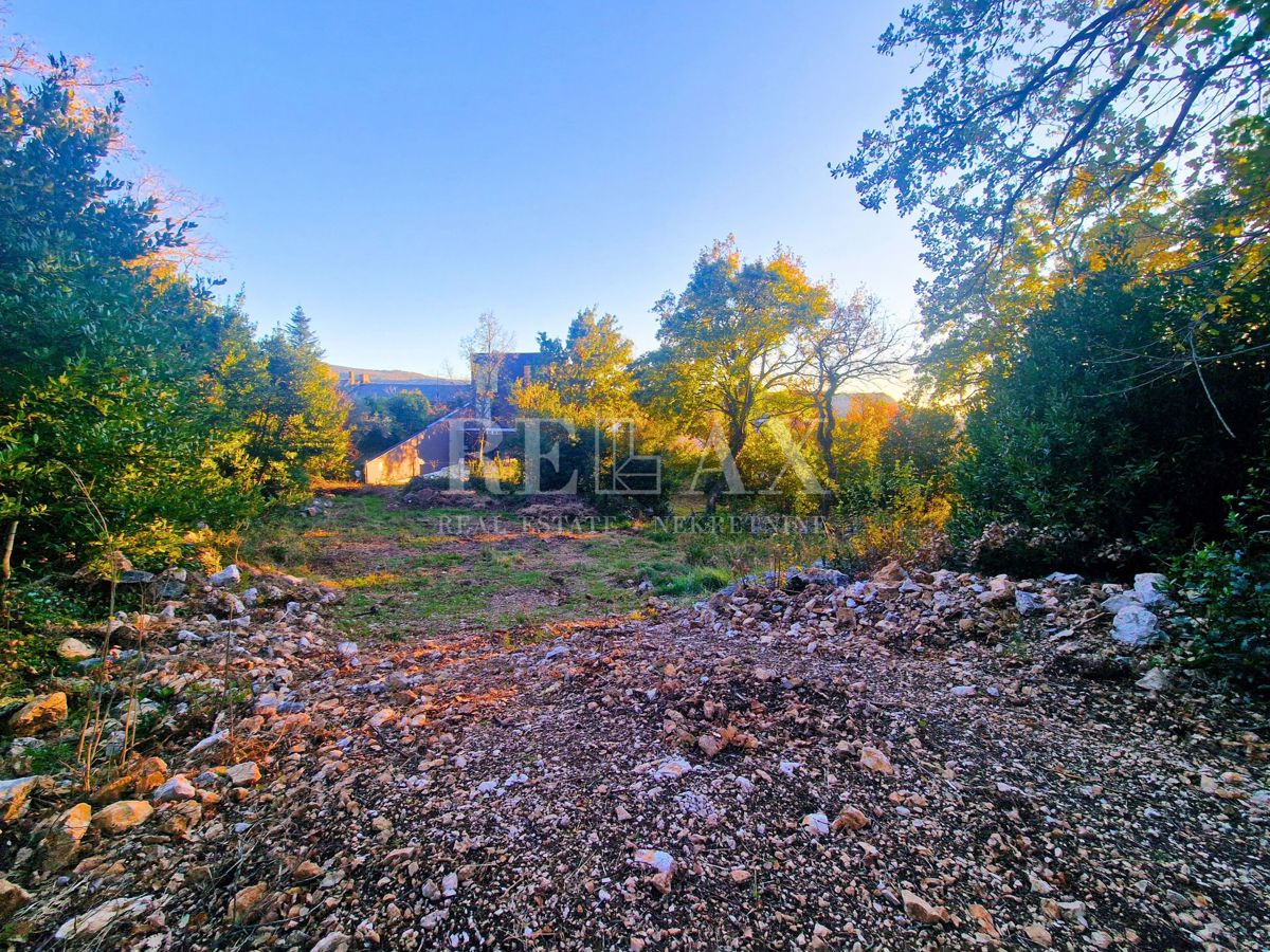 Grižane - gradbeno zemljišče