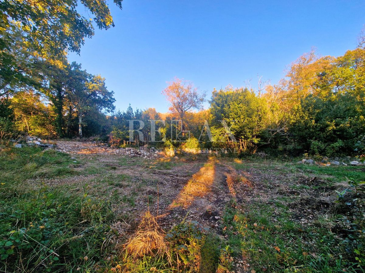 Grižane - gradbeno zemljišče