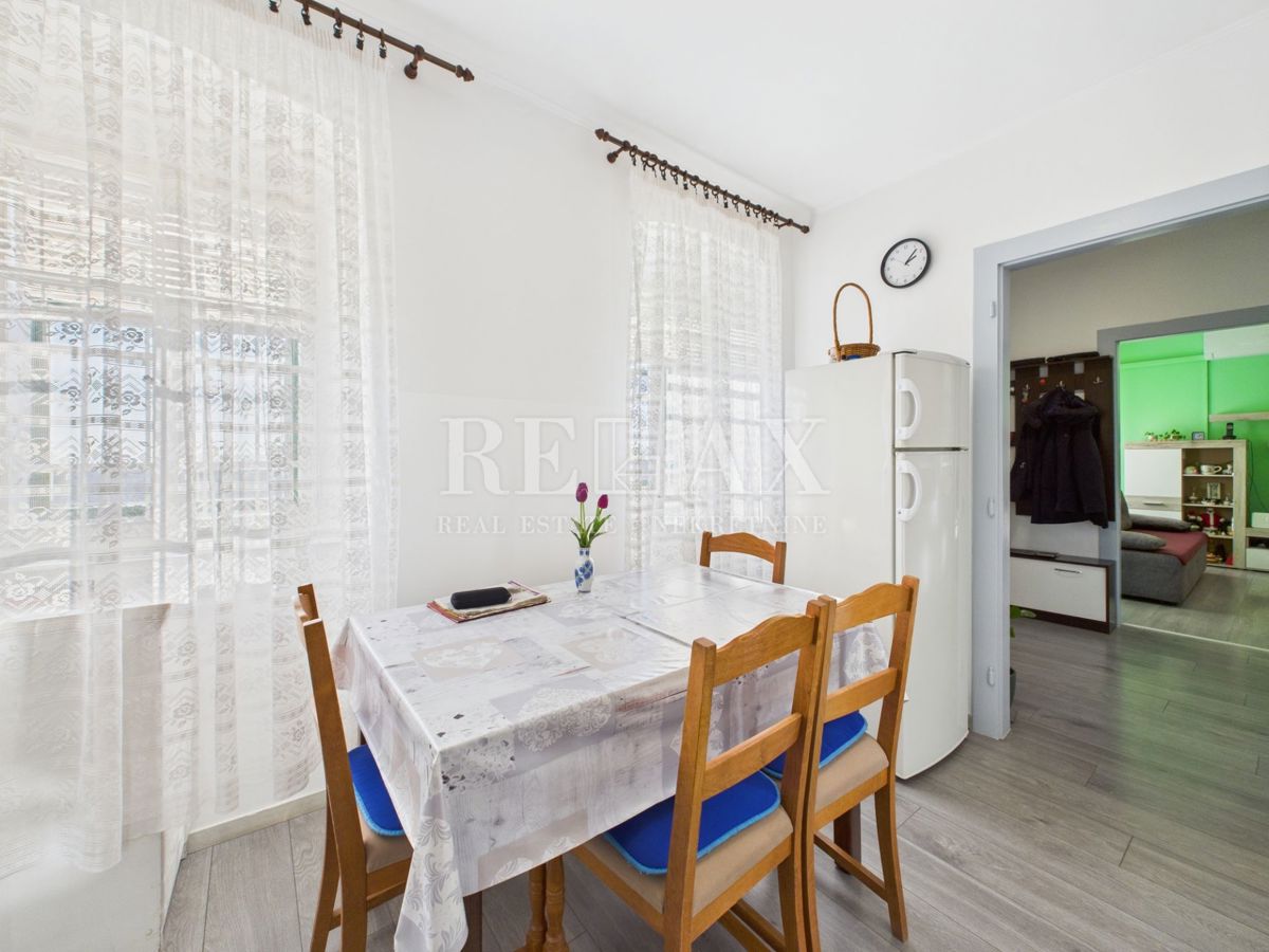 Kukuljanovo - hiša, starinska in ruševina z velikim vrtom