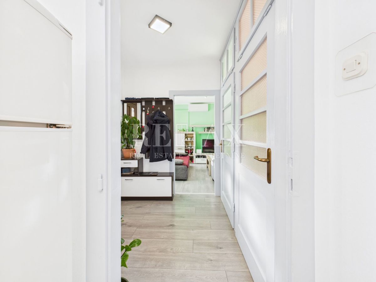 Kukuljanovo - hiša, starinska in ruševina z velikim vrtom