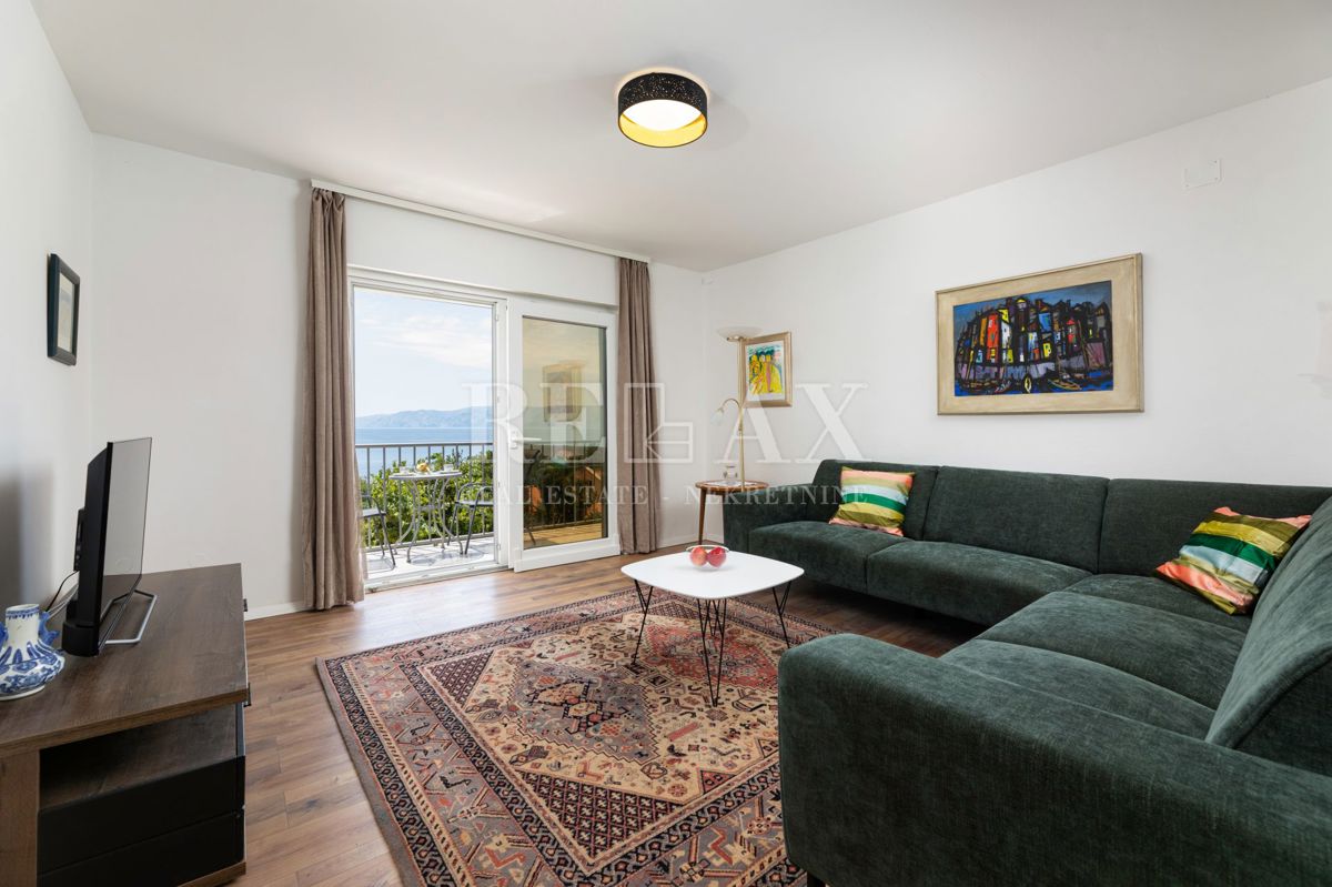 Povile - vila z bazenom, le nekaj korakov od morja