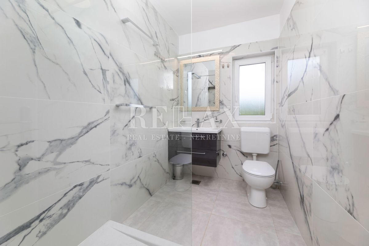 Povile - vila z bazenom, le nekaj korakov od morja