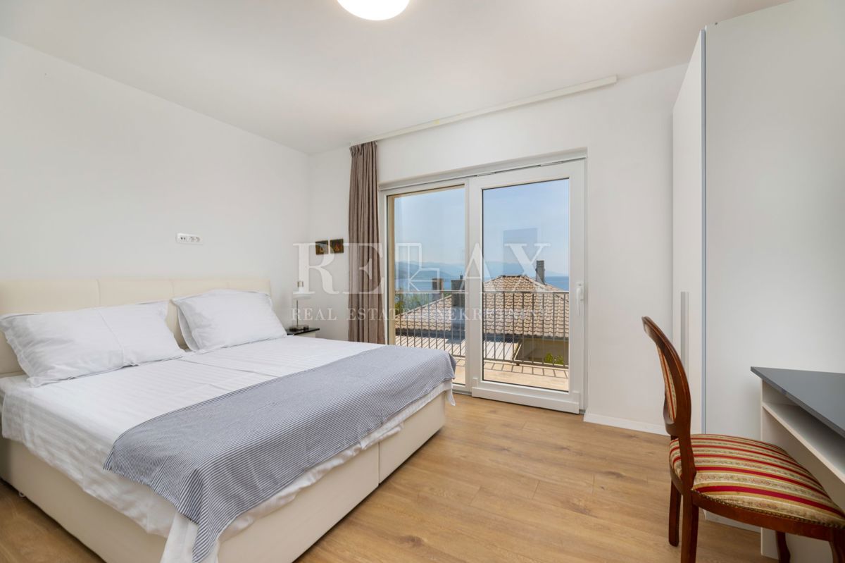 Povile - vila z bazenom, le nekaj korakov od morja