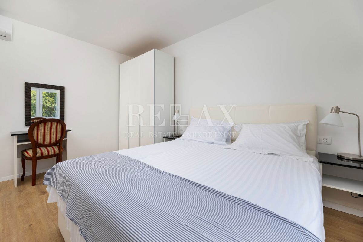 Povile - vila z bazenom, le nekaj korakov od morja