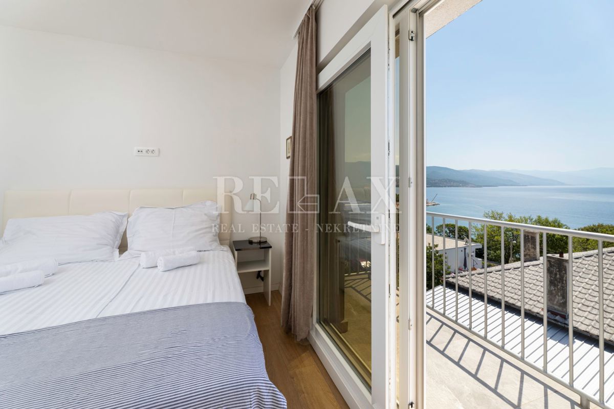 Povile - vila z bazenom, le nekaj korakov od morja