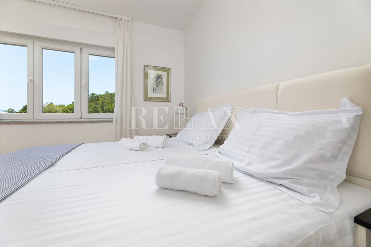 Povile - vila z bazenom, le nekaj korakov od morja