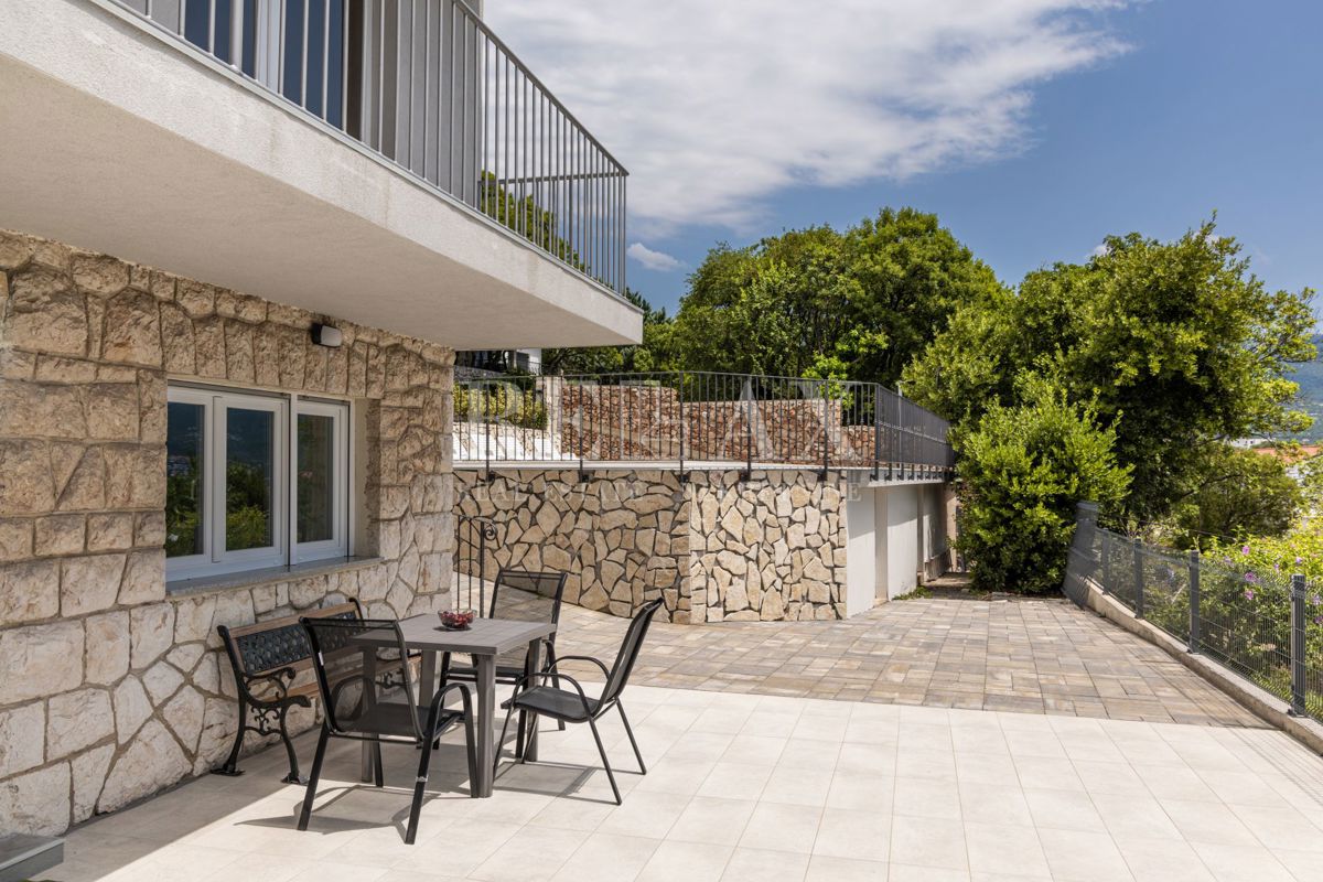 Povile - vila z bazenom, le nekaj korakov od morja