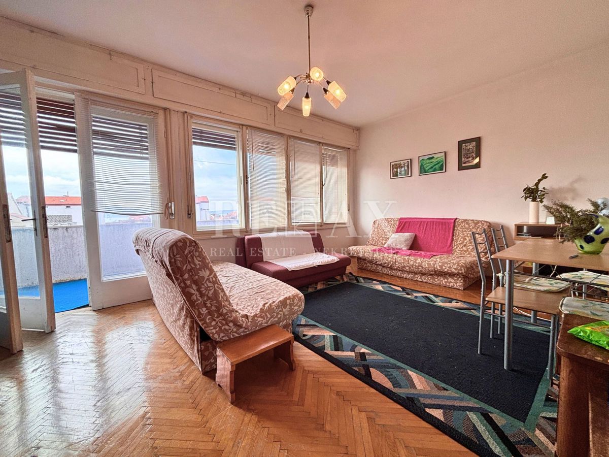 Novi Vinodolski - stanovanje v centru z razgledom