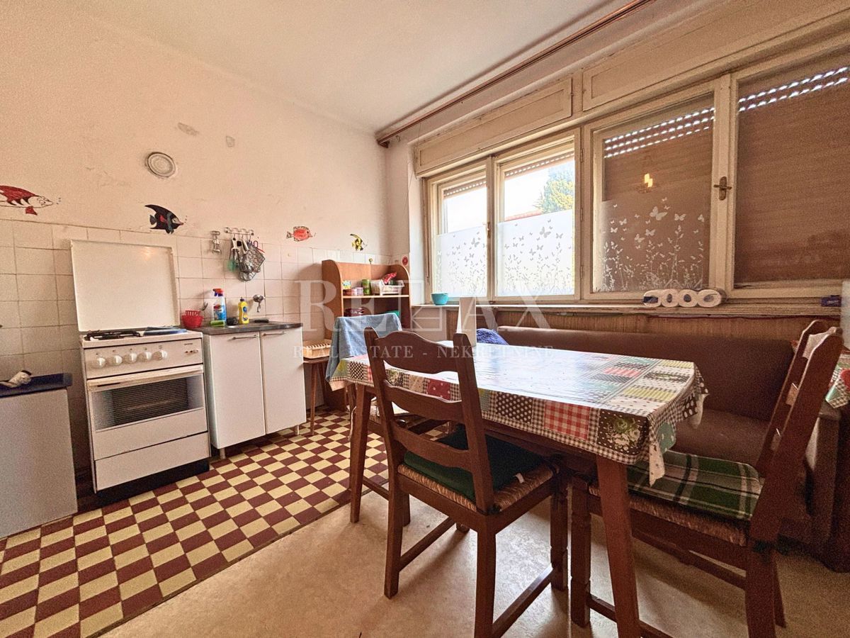 Novi Vinodolski - stanovanje v centru z razgledom